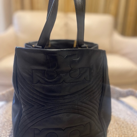 Tory Burch tote/shoulder bag. - Picture 4 of 6